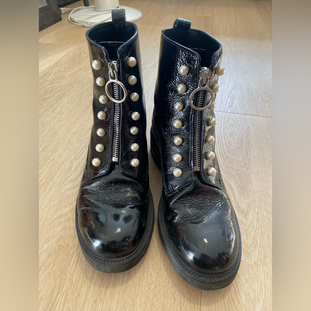 Black zip up boots with pearls size 38